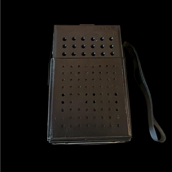 Teal Nobility Model 832N Transistor Radio - Picture 3 of 5